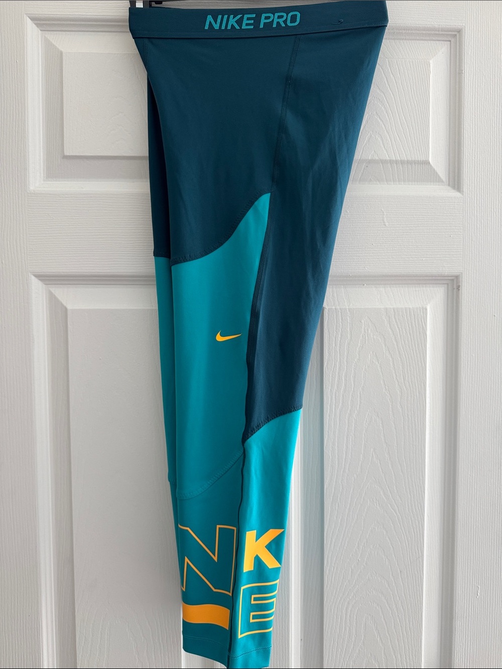 Nike Teal and Aqua Girls' Colorblock Athletic Leggings